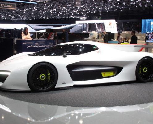 OZ_Racing_Salon_Geneva_2016_Pininfarina_Ultraleggera_HLT_x